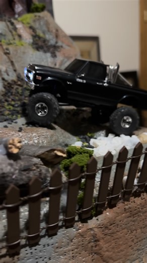 Needle and Tread Crawlers on Instagram: "Scx30 k10 doing the unexpected getting up to the second level! #lincolnne #rccrawler #microcrawlers #crawlercourse #nanocrawler"