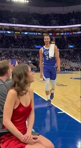 Emotional Arena Proposal Shocks the Crowd | Heart‑Stopping Basketball Court Engagement Moment!
