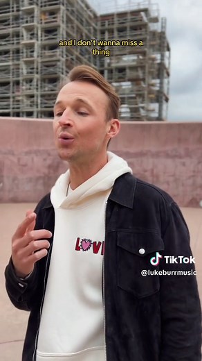 Emotional Acoustic Cover of 'I Don’t Wanna Miss a Thing' by Luke Burr