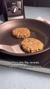 3 comments | One veggie burger….comin’ right up. These Mushroom Lentil Veggie Burgers crisp up just like one with meat. Blend up the ingredients and create your own patties: 225 g crimini mushrooms 55 g yellow onion 1 garlic clove 510 g lentils, cooked, split use 15 ml extra virgin olive oil | Vitamix | Facebook