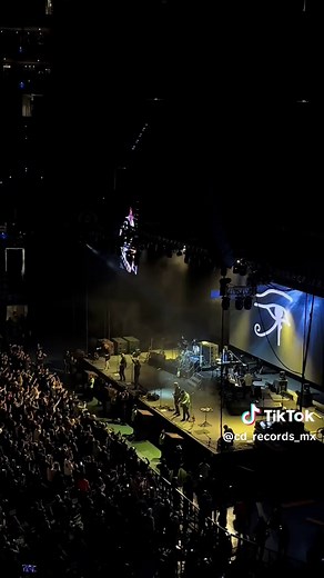 Un poco de lo que fue el regreso de Alan Parsons a la Arena CDMX con su gira “Alan Parsons Live Project Tour 2025” #musica #fyp #rock #progressiverock #alanparsonsproject #paratii #arenacdmx #concierto