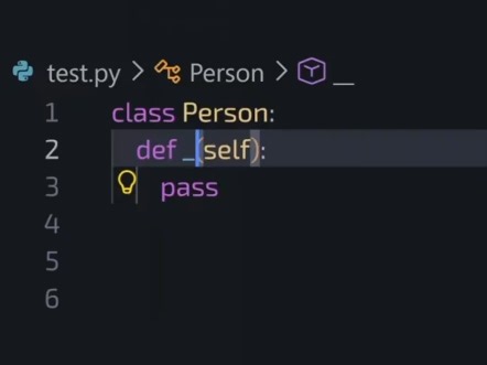Python 中__init__ 是什么？