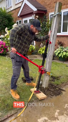 The Viral Portal News on Instagram: "Easy Fence Post Removal This simple fence post removal method saves time, labor, and money. Using smart leverage instead of heavy machinery, it pulls posts out cleanly with minimal effort. Perfect for contractors, landscaping services, home improvement projects, and property maintenance—boosting productivity while reducing repair costs and physical strain. Credit : thehomeimprovementsuk, naileditfencing, raunikindustries / tt, StarshipFab, theguitarprofession