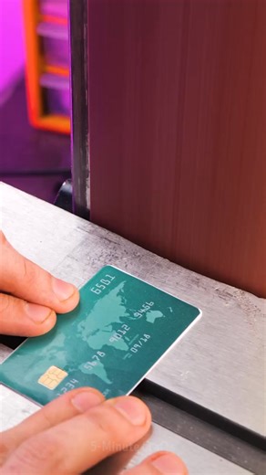 1.5M views · 4.1K reactions | Swipe a playing card like a credit card | 5-Minute Crafts | Facebook