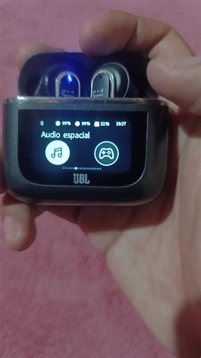JBL Tour Pro 3: Sonido Potente y Pantalla Táctil