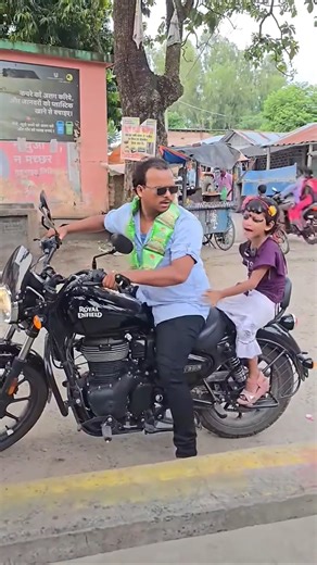 Introducing the "VitaWear SmartBand," a next-generation wearable gadget 🎉 ZQ29