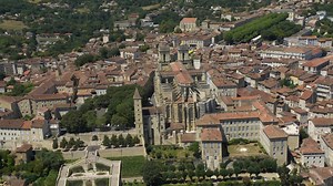 38K views · 484 reactions | 朗 A postcard from Auch : the stunning cathédrale Sainte-Marie ! 朗 Carte postale d'Auch : la magnifique cathédrale Sainte-Marie ! #TDF2025 | Le Tour de France | Facebook