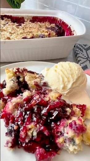 Grandma Dorothy’s Berry Cobbler