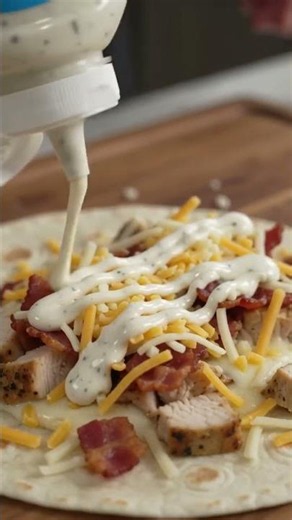 Making chicken and bacon ranch quesadilla! #recipe #food #gardendelight #chefsnextdoor #realchicken