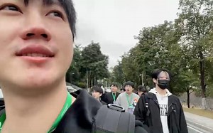 149的孤独直播秀，晚上抵达电竞民宿会开直播