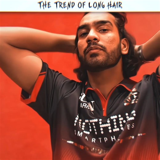 meanwhile the trendsetter 🥶 #msdhoni #cricket #shorts