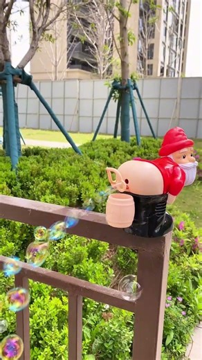 The bubble machine is so fun. She played all afternoon, forgetting her phone. #toy #relaxing toy