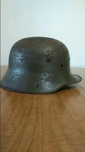Unboxing a WW1 German helmet