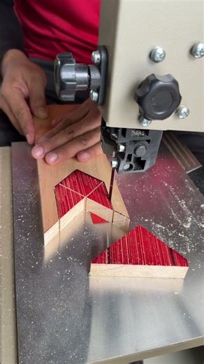 Cutting patterns with a bandsaw machine #woodworking #woodscraft #wood #classicwood #diy
