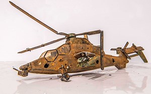 修复直升飞机模型