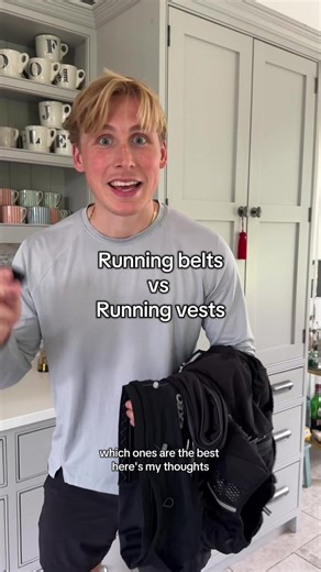 Comparing Running Belts and Running Vests for Runners