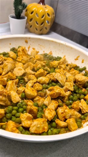 952K views · 9.7K reactions | Gyors Zöldborsós csirkemell ragu...