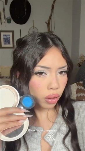 Old 2000s Mac eyeshadow pot! #makeup #makeuptutorial #smallcreator #2000smakeup #maccosmetics