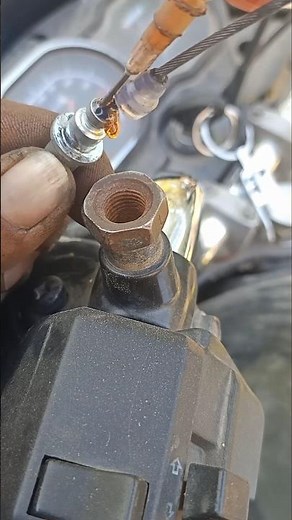 How to motorcycle clutch cable lubrication//Platina clutch cable lubrication#clutch #cable #bike