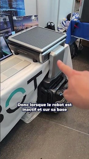 Un robot de piscine qui ne sort jamais de l’eau #ifa #robot #robotpiscine #tech #shorts