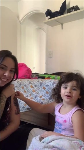 Reação da minha filha vendo a tatuagem que fiz pra ela 🥺