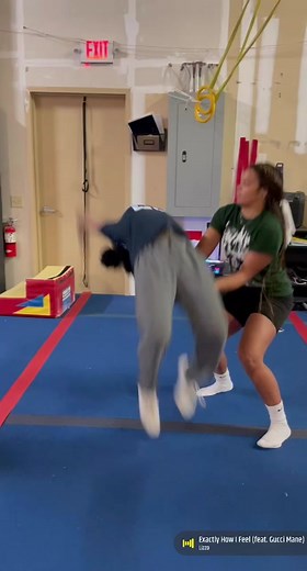 Tuck/back handspring circle 🤸🏽‍♀️