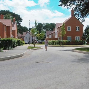 Take a look around Houghton Grange with Juliet Smith. Combining the perfect blend of countryside and modern living with a selection of 2, 3, 4 and 5 bedroom houses. They have all been thoughtfully designed throughout and finished to a high specification. Learn more and book a viewing: http://savi.li/6188liN8q #newbuildhomes | Savills
