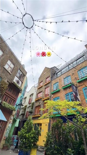 Finding Neal's Yard London 🌈 Hidden Colourful London 🇬🇧 #shorts #london