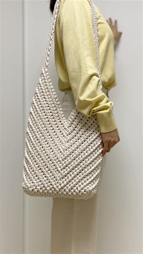 LET BE l DIY macrame & weaving on Instagram: "💛 Macrame shoulder bag🌿 I made a macrame shoulder bag using square knot. You can watch the full video on my youtube channel!🤩 Please touch the link of the profile~~ - #렛비 #마크라메 #가방 #숄더백 #크로스백 #에코백 #핸드메이드 #letbe #macrame #bag #ecobag #shoulderbag #crossbag #diy #tutorial #handmade"