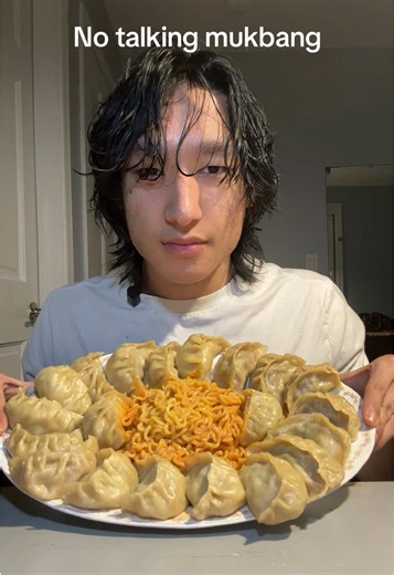 Delicious Tibetan Soup Dumplings and Spicy Rose Buldak Mukbang