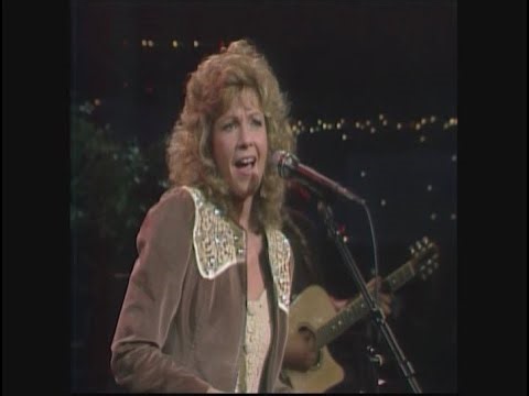 Patty Loveless sings Timber, I'm Falling In Love - 1988