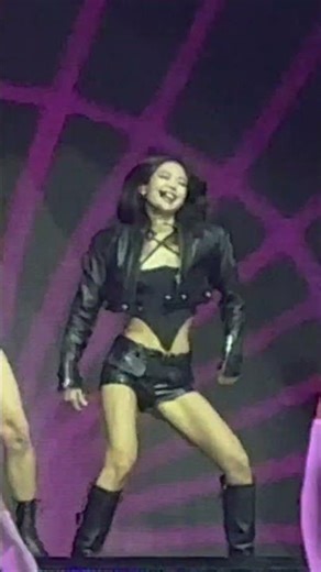 [4K] 🥵 JENNIE BODY ROLL! #blackpink #bornpink #jennie