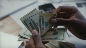 The Power of 100 Why Snowflake Shares Are a Must-Hold