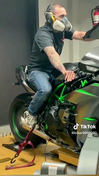 Test Max Speed Kawasaki Ninja H2R trên Bàn Dyno