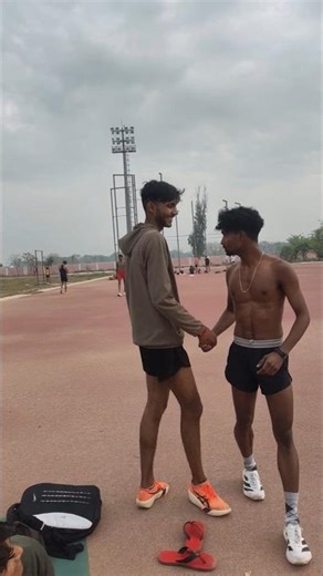 today workout is 1 km ke 6 set 5 minut ke rest per timeing 3 minit 20 second wali or 200×5 timeing 3