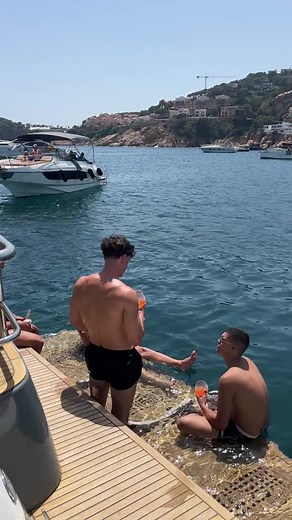 ☀️Luxury yacht, cruising along the breathtaking beaches. It's a day filled with joy, warmth, and endless memories. 🌊🏖️ #yachtadventure #sunsetserenity The gentle sea breeze, the soothing sound of waves, and the company of loved ones make this journey truly magical. This is where dreams meet the sea. 🌅⚓ #beachvibes🌴🌊 #yachtlife⚓️ Ready to set sail into your own adventure? Contact us and let's make your yacht day dreams come true! 📞 1 305 515 4735 ⛵🌴 #luxuryyacht #beachdays #luxury #paradis