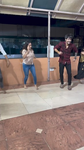 1M views · 10K reactions | અખંડ મોજ ❣️﫶 #dandiya #navratri #garba #navratrispecial #garbanight #garbalover #garbadance #dandiyanight #garbaqueen #gujarati #garbalovers #india #garbaking #navratrigarba #dandiyaraas #k #durgapuja #gujjugarba #durga #garbalove #love #gujju #dance #festival #mumbai #dandiyanights #dodhiya #dodhiyalover #garbagroup #bhfyp | Vanrajsinh Zala | Facebook