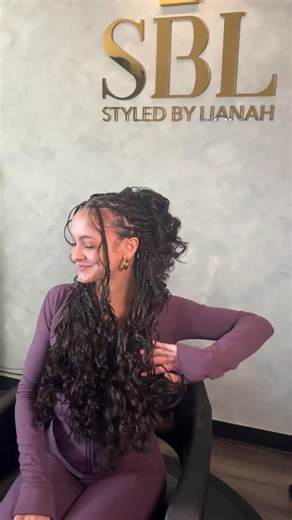 Broward hairstylist & braider on Instagram: "French curl braids 😍 Using @breeznbraidz braiding gel Book under: French curl braids Color 4 Link in bio to book Hair is included If you like this, follow me for more @styledbylianah #browardhairstylist #browardbraider #broward #browardbraids #browardcounty #miamihairstylist #miamibraider #miamihair #miami #explore #explorepage #stitchbraids #braidersinatlanta #quickweavesmiami #atlhairstylist #styledbylianah #foryou #pembrokepines #pembrokepinesbrai