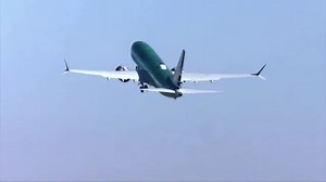 GE sells aircraft leasing unit in $30 bln deal