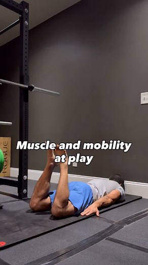 Most people never explore what their spine and hips can actually do, so extension feels scary, pinchy, or “off-limits.” But when you teach your body to move as one connected chain, extension becomes powerful, smooth, and safe. This is another example of muscle and mobility at play, showing what your body is capable of when strength and flexibility work together. What’s Happening Here Chin to the floor Arms long at my sides Palms pressing firmly into the ground Knees bent My palms, chest, and hea