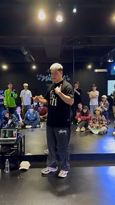 HOZIN Kang Hojin on Instagram: "This pop drill for all dancers 🤓 • #dance #dancer #streetdance #streetdancer #freestyle #popping #pop #control #training #practice @fetch_sunday #fetch @troyboi #music #goodvibes #only"