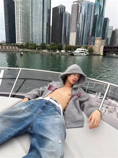 និងមែនបុរសជំនាន់ 1999 ហ៎ 🥵 ឡើង Hot 🔥🥵 #yeonjun_txt