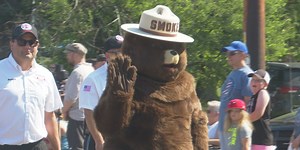 Tapiola parade draws crowd nearly size of town population