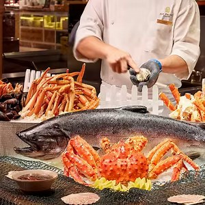 1K views · 36 reactions | Lunch or dinner? Pick your pleasure and enjoy endless personal servings of worldly flavours at Edge. Open for lunch from Fridays to Sundays, 12pm to 2:30pm, and dinner, from Wednesdays to Sundays, 6pm to 10pm. Make your reservation > https://www.panpacific.com/en/hotels-and-resorts/pp-marina/dining/edge.html | Pan Pacific Singapore | Facebook