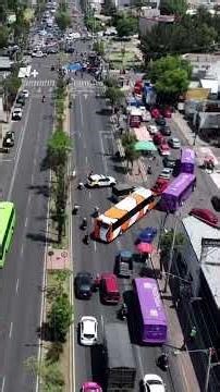 UNAM students close La Noria Avenue