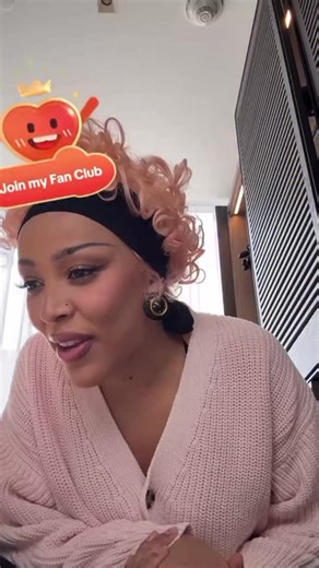 Doja HQ on Instagram: "Doja Cat on TikTok LIVE answering questions 💖 #dojacat #reels"