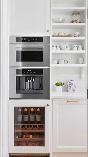 Distinctive Inspiring Appl. on Instagram: "Tis the season for good food and great company - made effortless with the precision and performance of the Fulgor Milano Speed Oven. Designed to bring efficiency, elegance, and warmth to every gathering. Ready to cook faster? Find your Fulgor fast oven today, link in bio! // C'est la saison des bons petits plats et des moments conviviaux, rendus faciles grâce à la précision et aux performances du four rapide Fulgor Milano. Conçu pour apporter efficacité