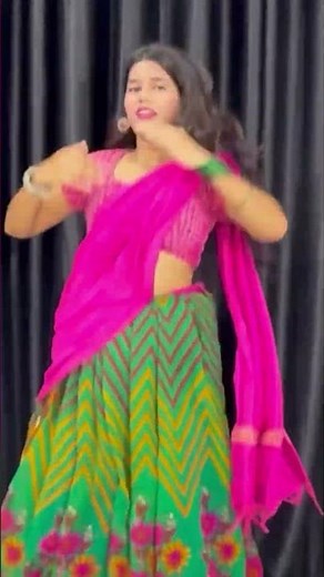 O Firki Wali Tu Kal Fir Aana | New Version ओ फिरकी वाली Instagram Trending Song Poonam Singh Dance