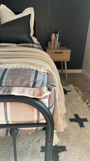 4.6K views · 990 reactions | With zipper bedding, everyone in the family can have a beautifully made bed, every single day! . . . . #beddys #zipperbedding #zipyourbed #masterbedroom #kidsbedding #bedding #homedecor #homedesign #explore #viral #lifehack #momhack #twinbed | Nod and Winks | Facebook