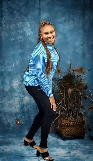 Rere Nwa Agorom on Instagram: "A tree can never make a forest, we grow by lifting others, I don't skip any post that appear on my screen, many skip small creators posts nd sleep on celebrity's posts,, my dear our big content creators only show us the road because the have arrived, but will never notice your post, Is only me nd you that can help each other to grow, engaging on my post will also favour you because i will hug back. Stop skipping people's post cuz yours will be skipped. Let he who h